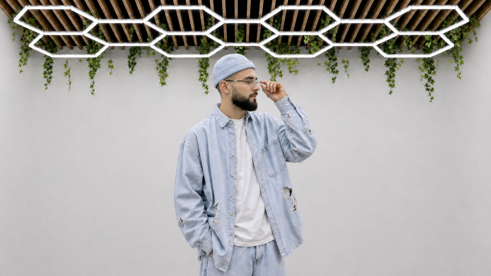 Moise oXo, barber și trainer